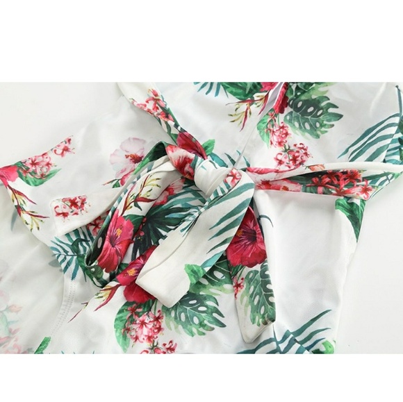 Floral criss cross back swimsuit one piece - Picture 3 of 3